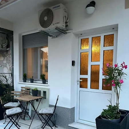 Apartment Ante Split